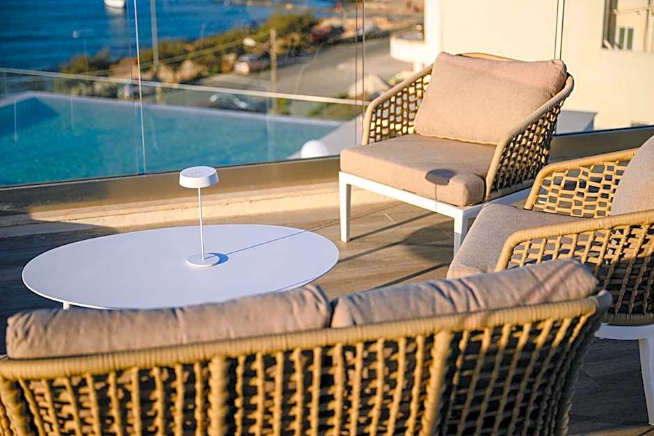 XVI Suites - Adults Only