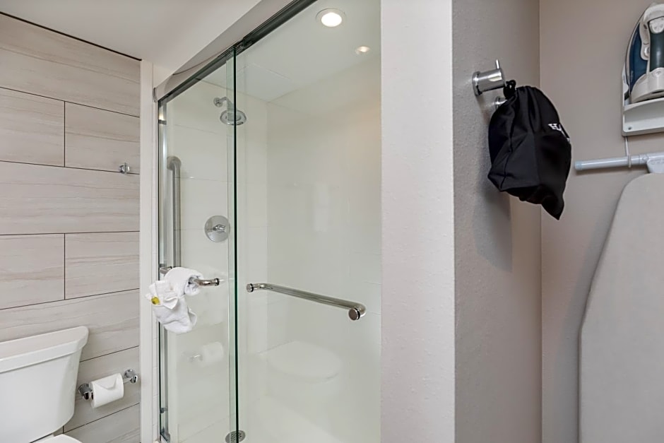 Holiday Inn Express Pensacola Beach, an IHG Hotel