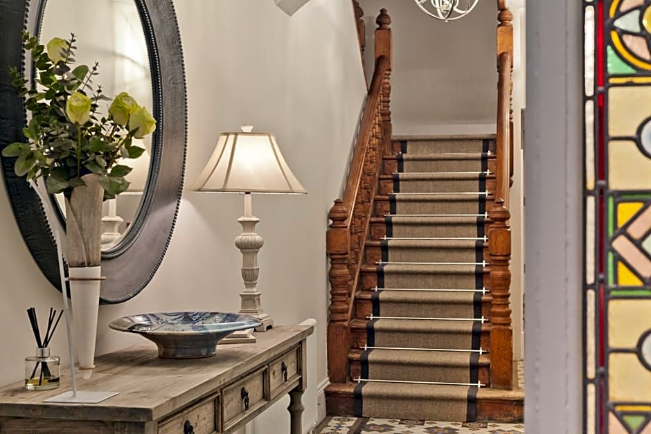 Tithe Barn - Self Check In Hotel