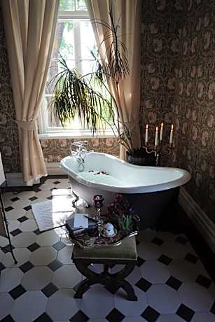 Junior Suite with Garden View