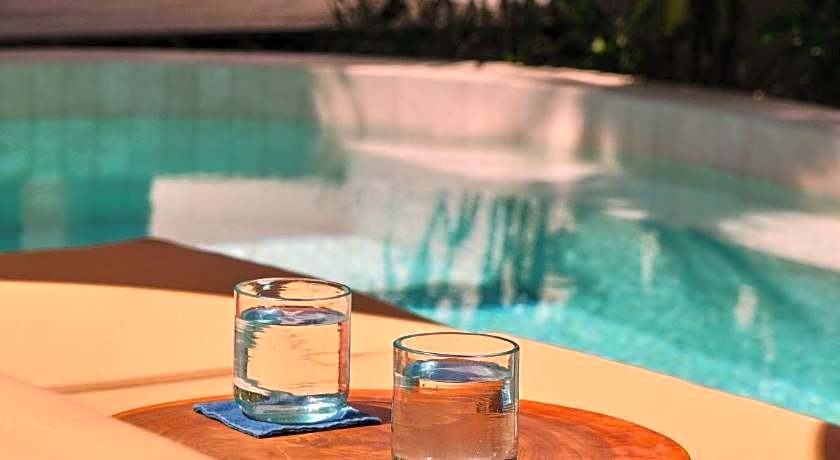 Boni Beach Lombok Hotel and Villas 