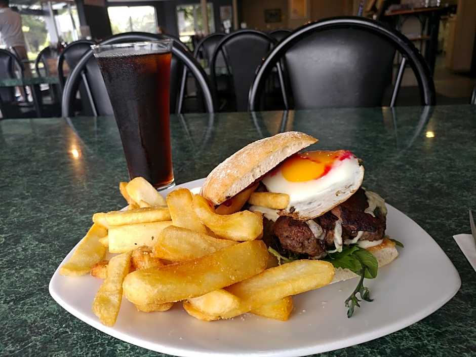 Pineacres Motel and Park