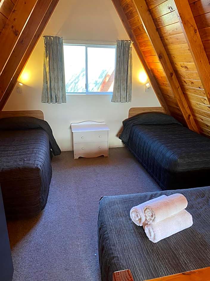 Mountain Chalets Motel