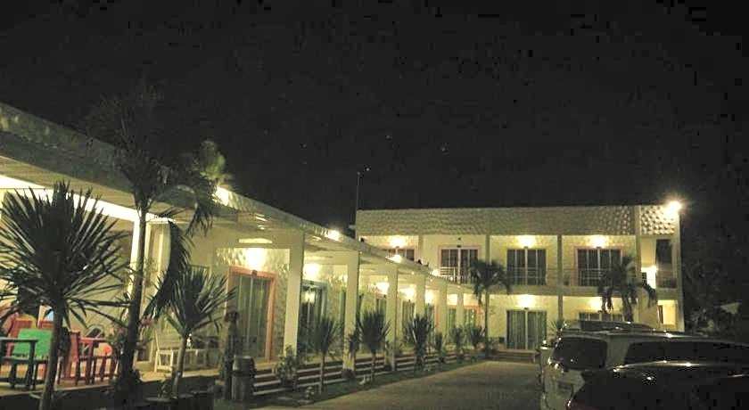 Baan Chom Jan Suan Phung