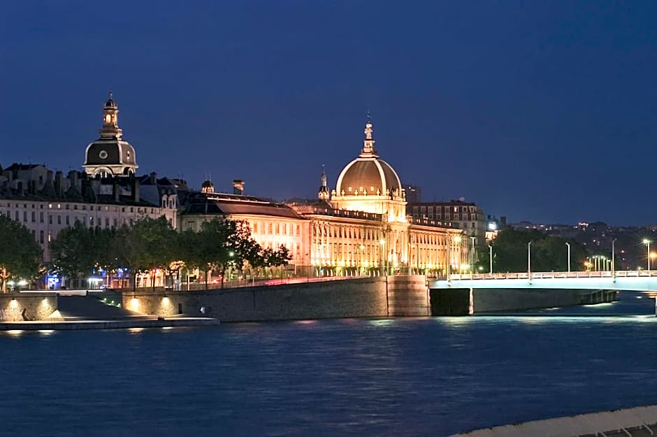 Hotel ibis Lyon Sud Chasse sur Rhone