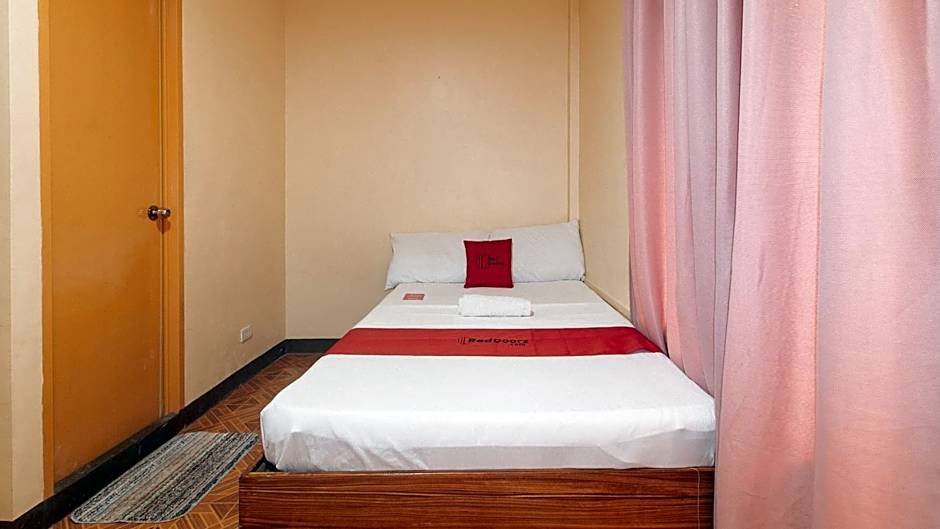 RedDoorz at Casa Buena Dormitel Davao City