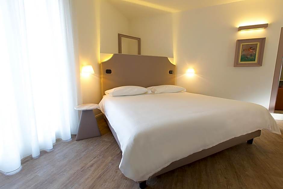 Al Campanile Aparthotel & Suite