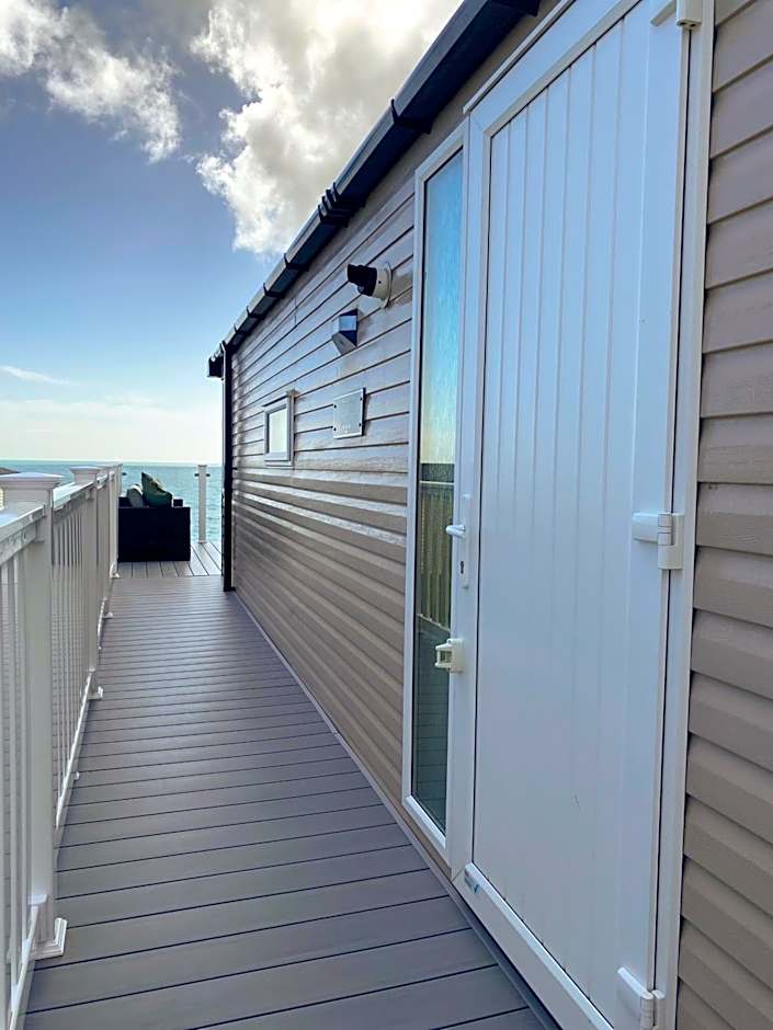 Swift Mosselle Pitch 24 Creek Caravan Park dog friendly