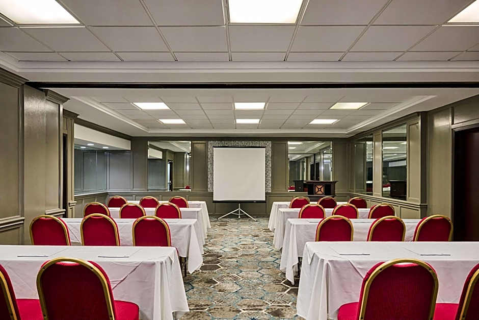 DoubleTree by Hilton Chatsworth