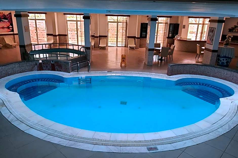 Lycus River Thermal Hotel