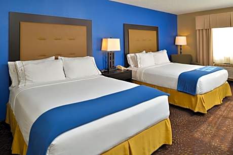 Queen Room with Two Queen Beds - Hearing Accessible/Non-Smoking