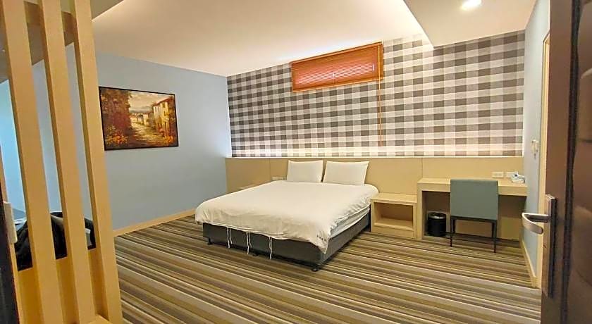 晶緻麗景-花蓮火車站正對面 附近有大型收費停車場