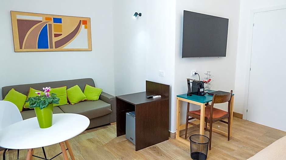 Zeta Rooms