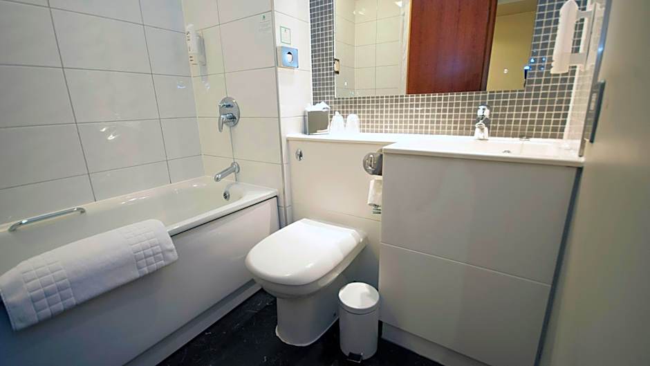 Holiday Inn Manchester Central Park By IHG