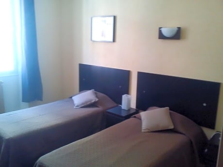 Single Room with Single Bed