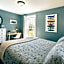 Downtown Picton Retreat - Near Sandbanks and Wineries