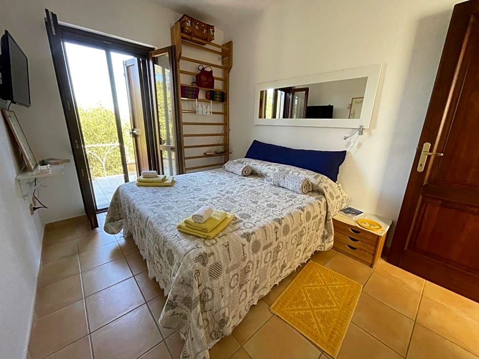 Camera vista mare, ingresso indipendente in" Villa VìVì"