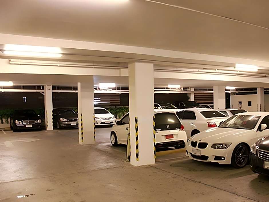 The Atrium Ratchada 13 Hotel