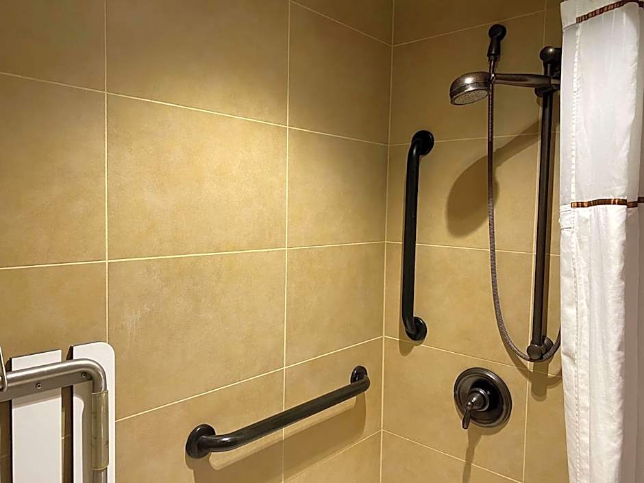 Best Western Plus Greenwell Inn