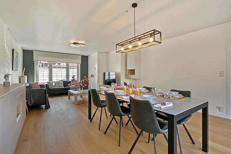 Huswell - Summer-house with sunny garden nearby beach