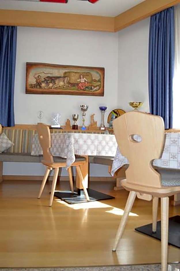 Garni Eden Bed and breakfast