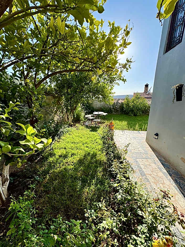 Villa Mouloud, Authentic Amazigh Family Villa, Fireplace & Garden