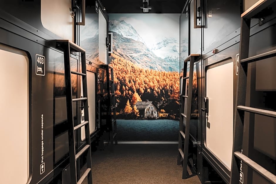 Capsule Hotel - Alpine Garden Zurich Airport