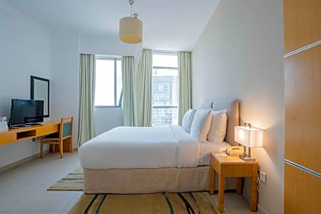 36 Hours Staycation Package – Classic Studio with Early check-in (6am) Late check-out (6pm), 20% off on Spa, Laundry, and Food & Beverage