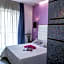 Hotel In - Lounge Room