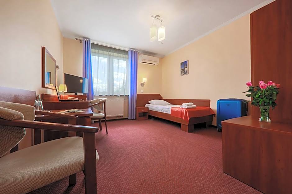 Hotel Restauracja Leliwa