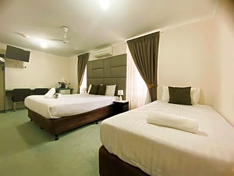 Twin Room - Pet Friendly