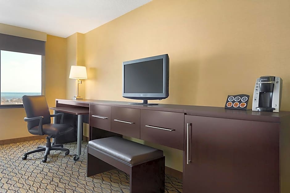 Holiday Inn & Suites Duluth-Downtown By IHG