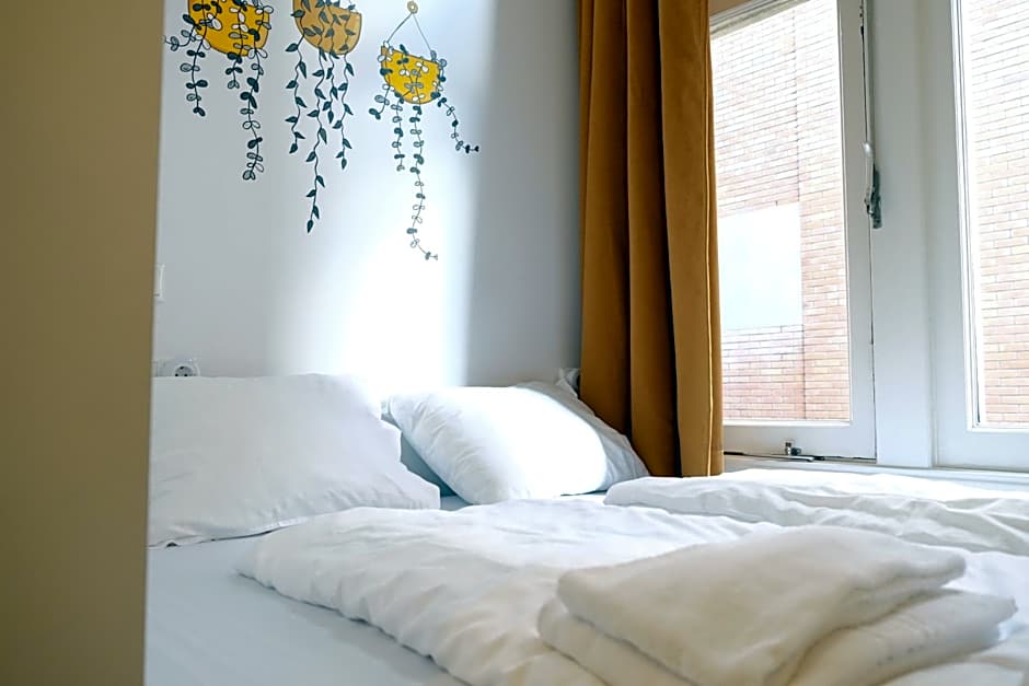 Hostel & Bar De Basis