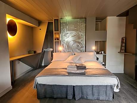 Queen Room with Spa Bath