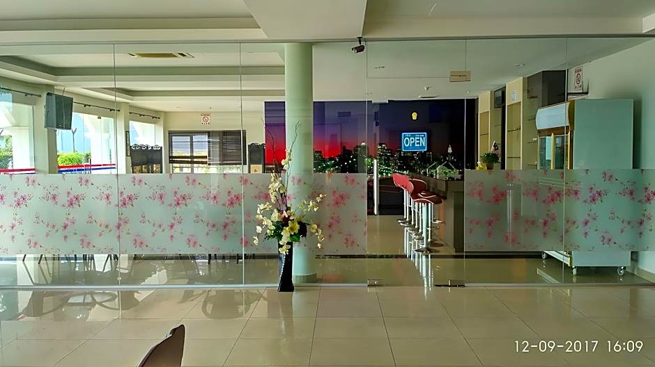 S2 Hotel