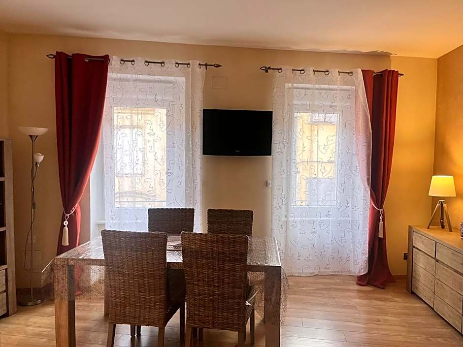 Hôtel Restaurant Les Arcades