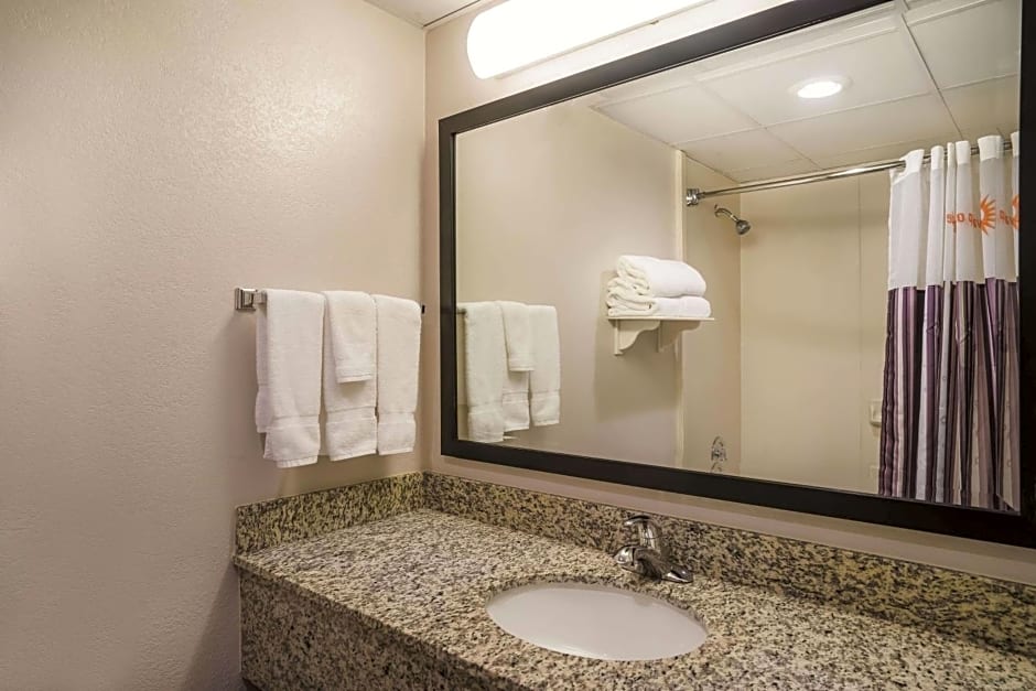 La Quinta Inn & Suites by Wyndham And Conference Center San Angelo