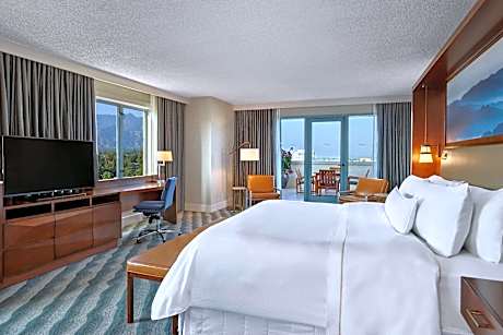 Governor, 1 Bedroom Larger Suite, 1 King, Sofa bed, Balcony