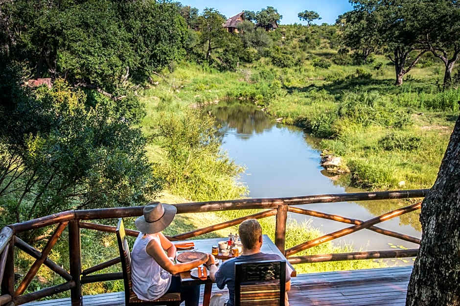 Lukimbi Safari Lodge