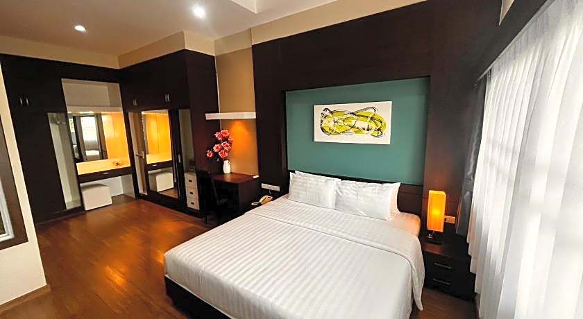 Eastpana 304(R1) Executive Residence