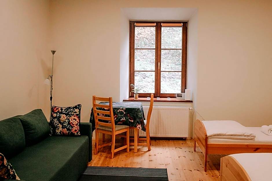 Zamkowa, Pokoje Gościnne