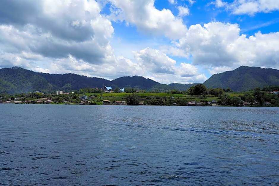 Tiara Bunga Hotel & Villa