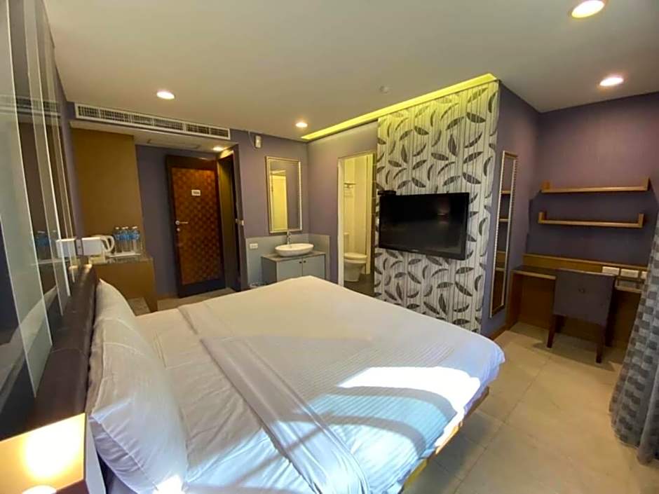 Love Hotel