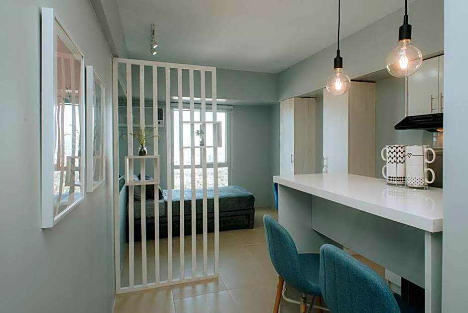 Studio Unit at Avida Towers Riala Tower 2 Cebu IT Park with Pool and Wifi