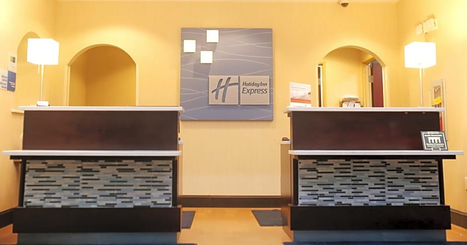 Holiday Inn Express & Suites Southport - Oak Island Area, an IHG Hotel