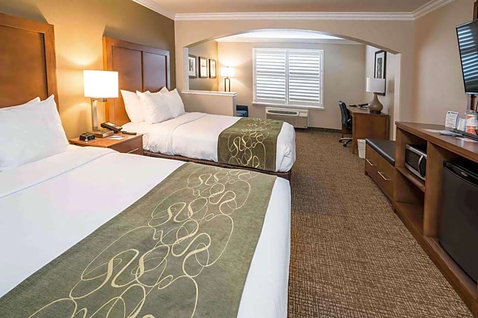 Comfort Suites Fresno River Park