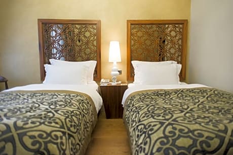 Double or twin superior