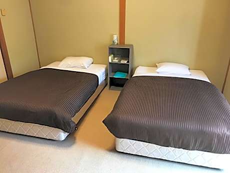 Twin Room with Bathroom