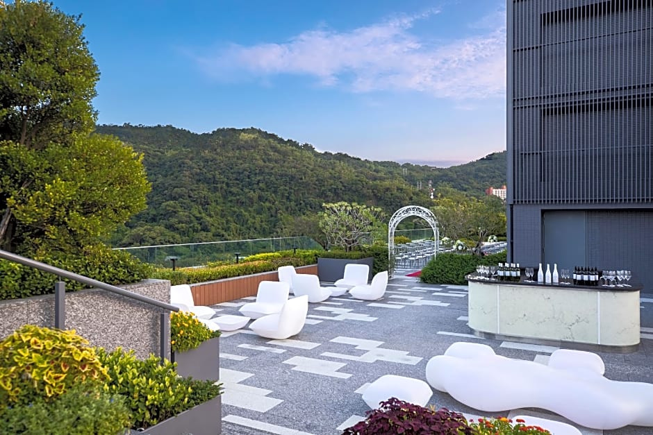 Renaissance by Marriott Taipei Shihlin Hotel