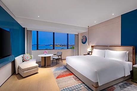 Premium King Room with Lake View